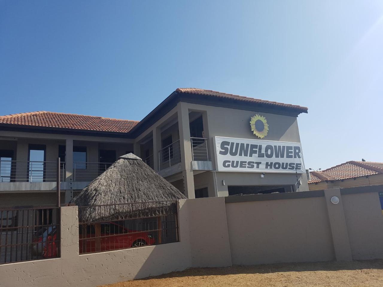 Sunflower Guesthouse & Spa Vanderbijlpark Exterior foto